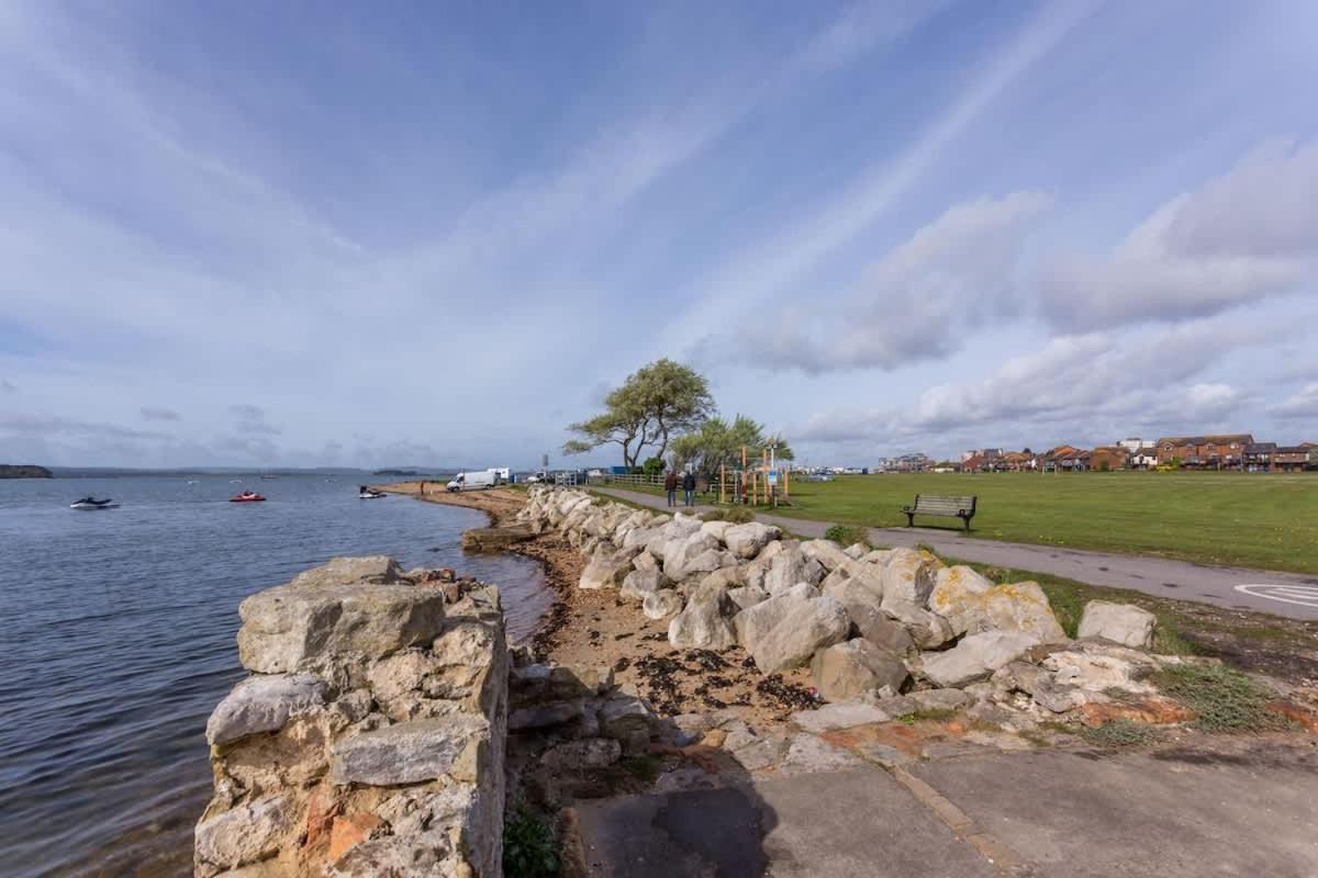 Trade Winds Villa Poole Exterior photo